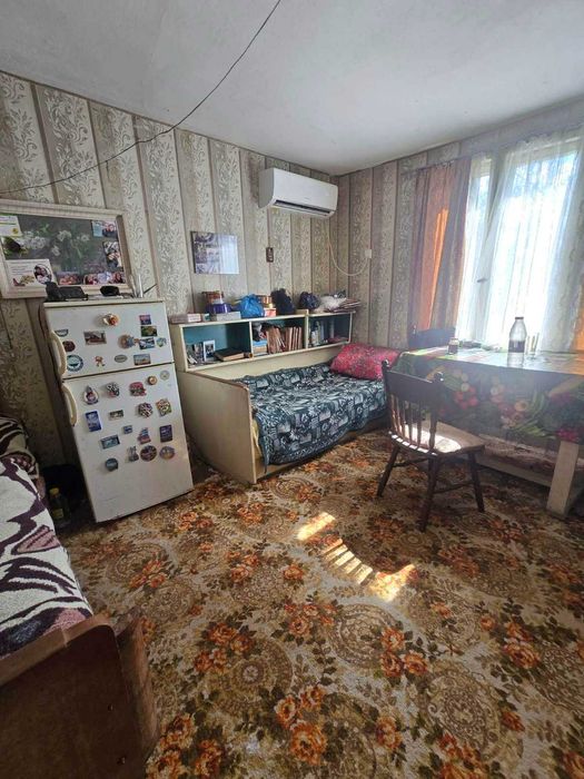 Продава се имот в с. Староселци, обл. Плевен 1 декар двор, две къщи, лятна кухня и селскостопански постройки