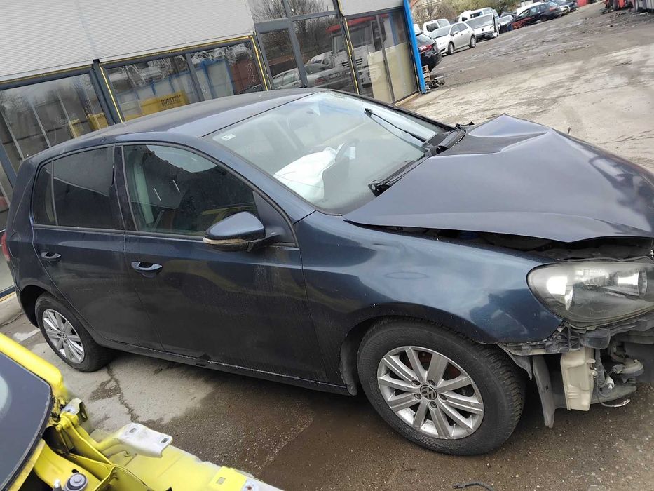VW Golf-1.6 дизел/105к.с. 2011год-на части