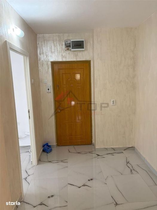 Etaj 2 - Alexandru - Chimicale, 3 camere decomandat model mare cu geam