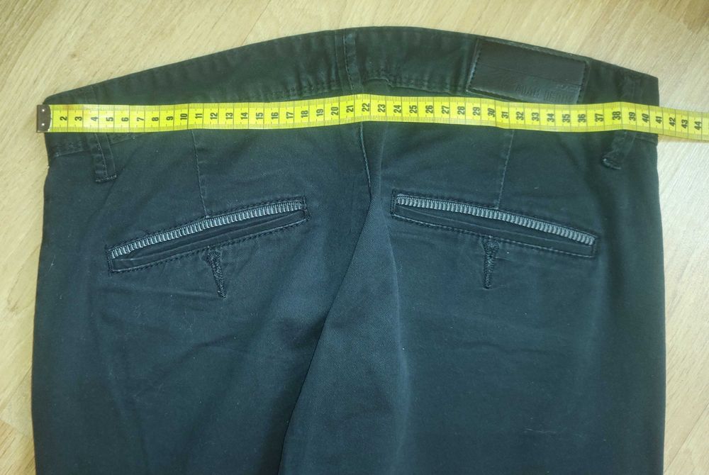 Blugi Fit pentru adolescenți