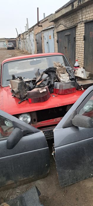 Продам двери ваз 2110