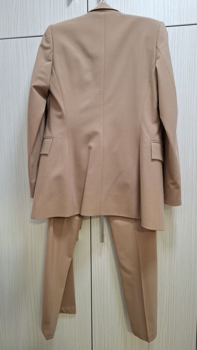 Дизайнерски костюм по модел на Verychi