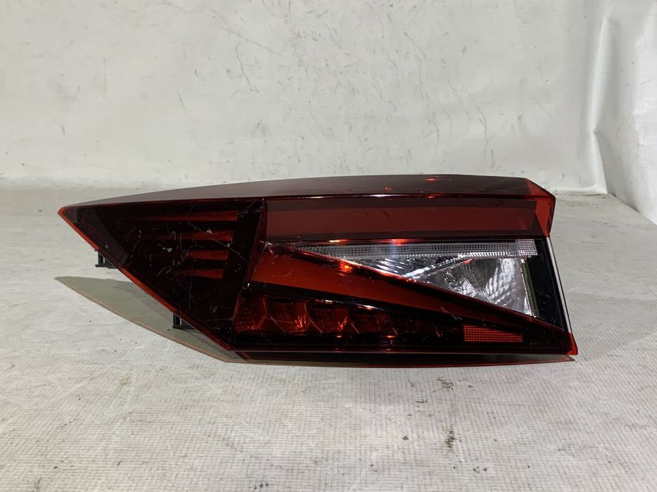 Lampa stop stanga pe aripa, Skoda Enyaq, 2021, 2022, 2023, 2024, cod origine OE 5LA945207A.