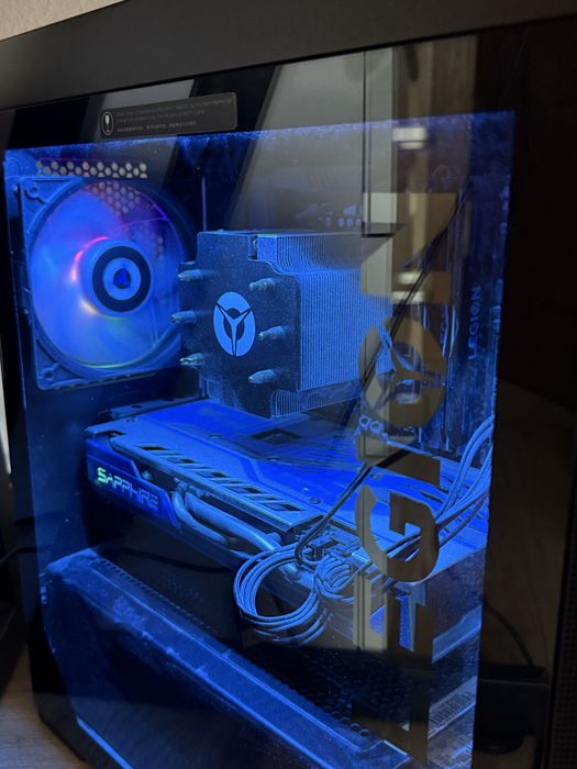 Геймърски комютър с периферия