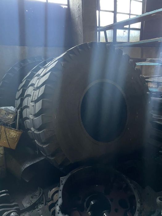 Резина 21.00 - 33 на Белаз