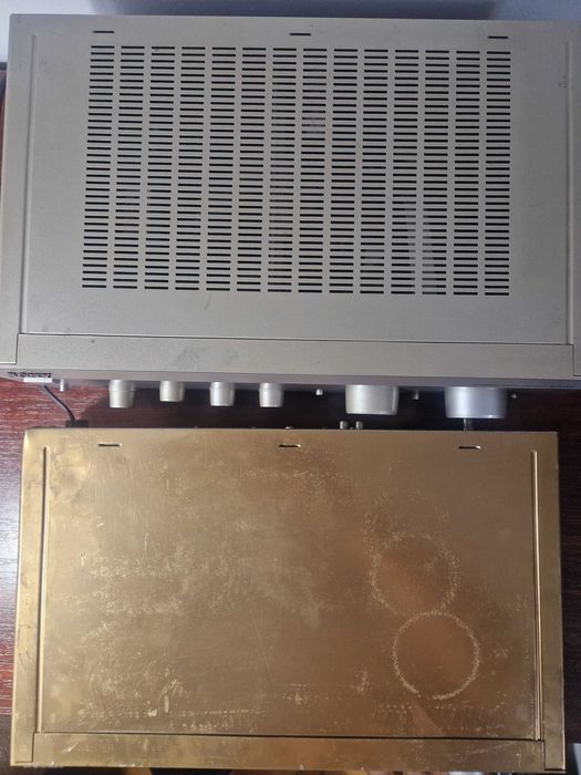 Tunerul FM/AM RDS Sony ST-SE300