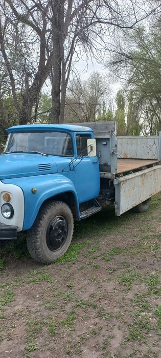 Зил самосвал в хороший состояние.
