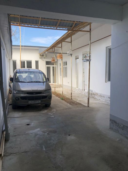 Nazarbek Tarnovda hovli sotiladi