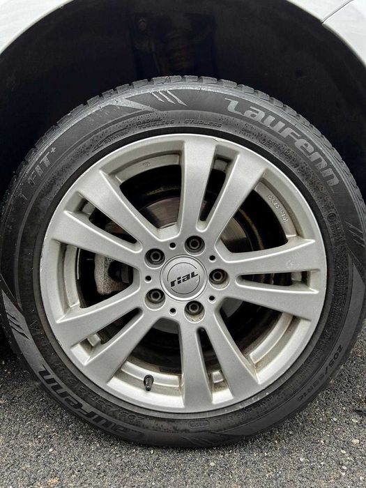 Vând vw Touran 2009 facelift automat