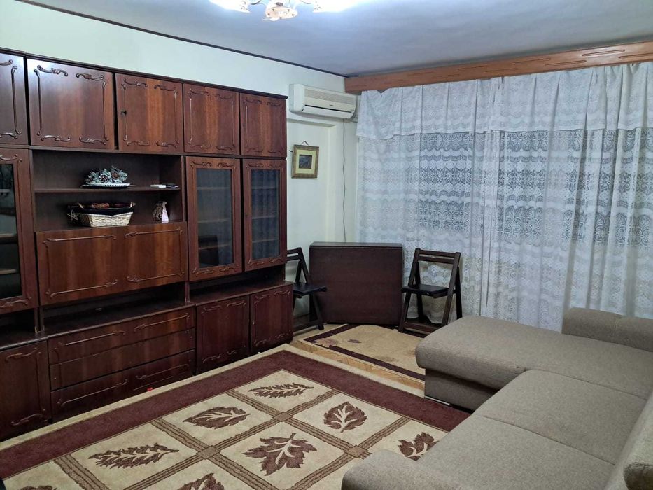 Vând apartament cu 4 camere, Vaslui, Piața Traian