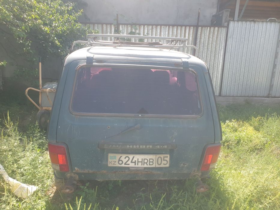 Продам ниву 2121