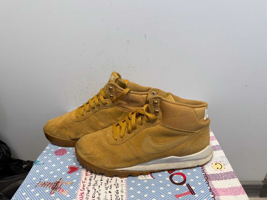 '''Nike Hoodland Suede''оригинални зимни обувки 44 номер