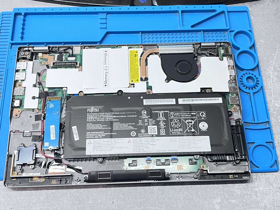 Реновиран лаптоп Fujitsu LIFEBOOK U7511 i5-1135G7 16GB 510GB