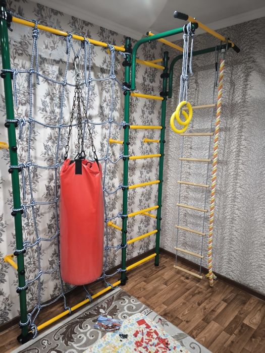 Шведская стенка с матрасом