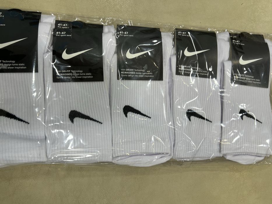 Белые носки Найк