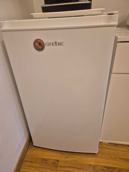 Frigider Arctic 88-90 de litri și clasă energetică E
