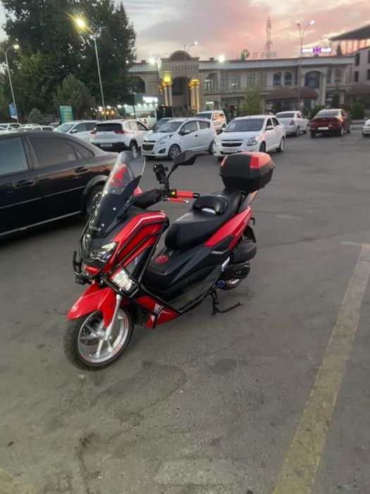 N max Skuter benzin 150