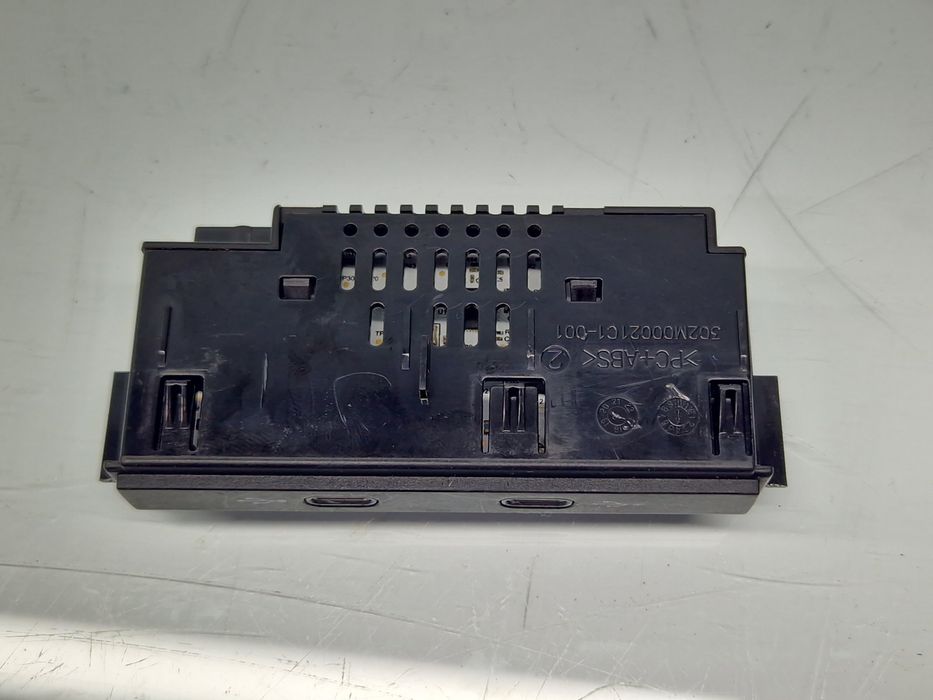 Conector auxiliar USB Volkswagen Touran (5T1) R-line [Fabr 2015-preze