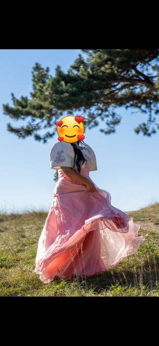 Rochie roz și bej