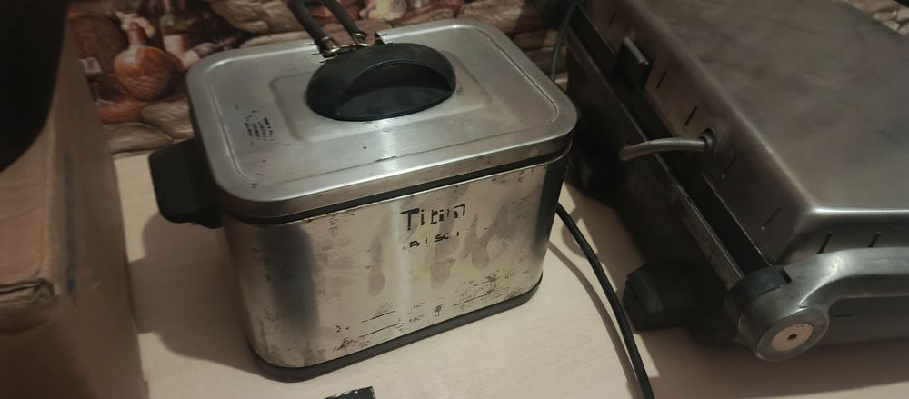 Продам Фритюрница титан
