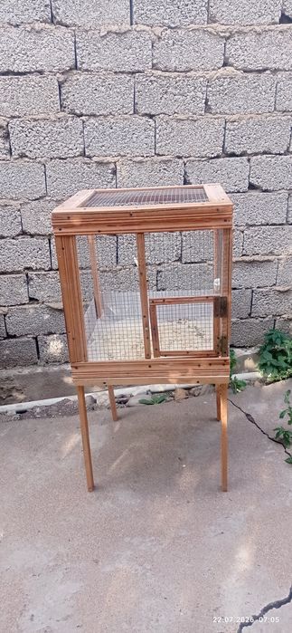 Продам клетку для попугаев