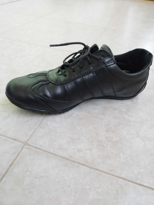 Нови мъжки спортни обувки естествена кожа номер 42