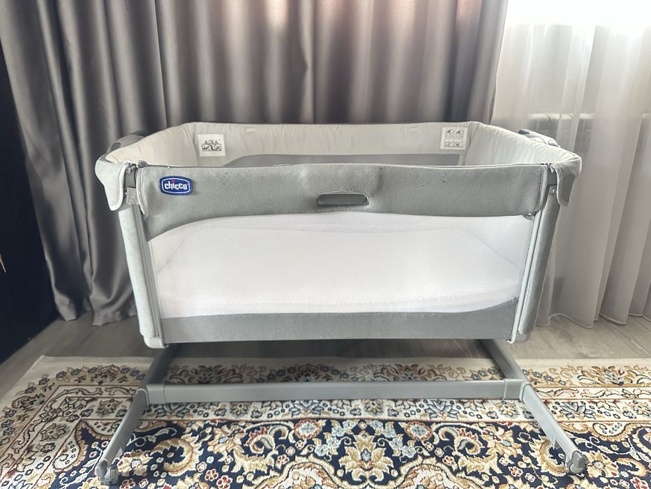 Продам манеж chicco