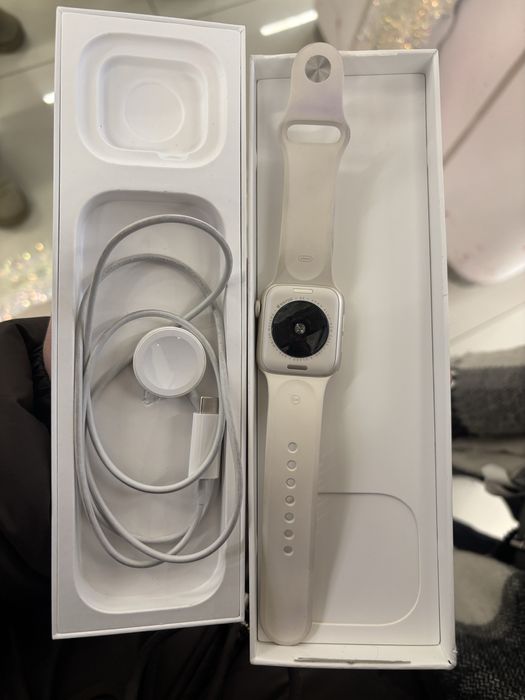 Apple Watch SE (GPS, 2‑го поколения)