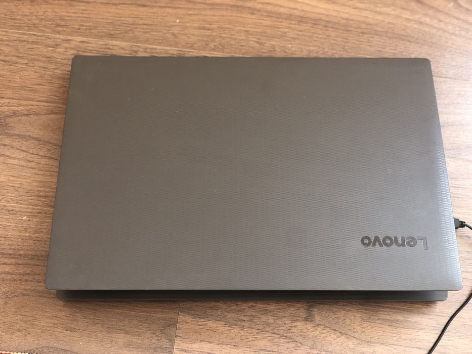 Lenovo noutbuk sotiladi