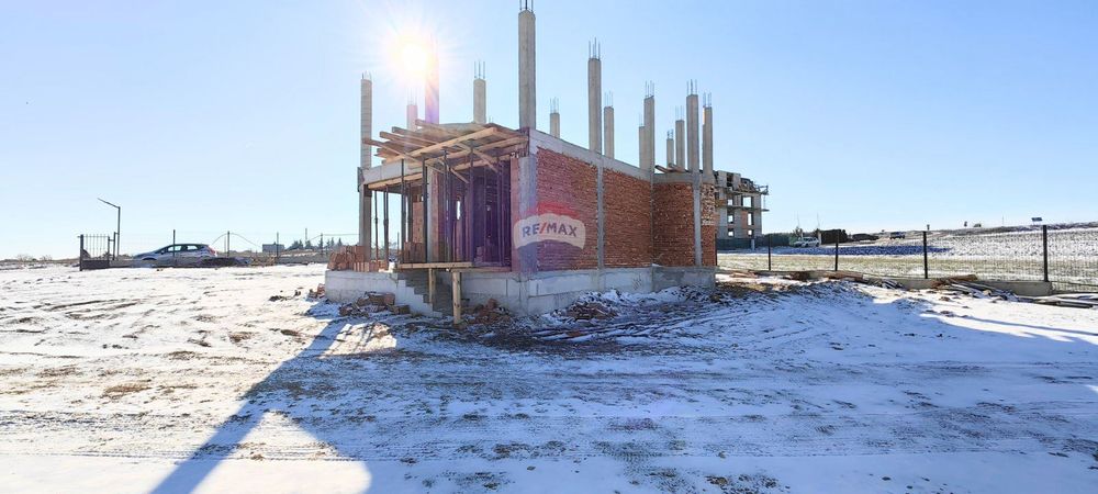 Фамилна двуетажна къща за продажба, с.Кичево, обл.Варна, ЙГ