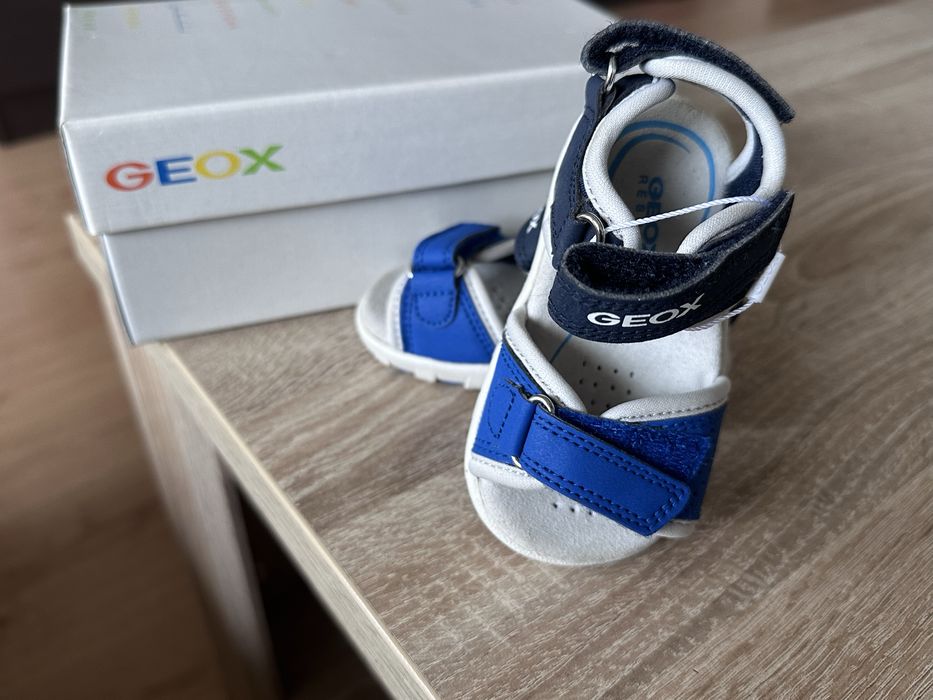 Бебешки обувки Geox, размер 19 и 20
