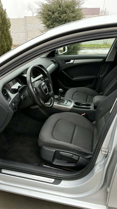 Vând sau schimb Audi A4 B8, 2008 cu duba cu 3 locuri