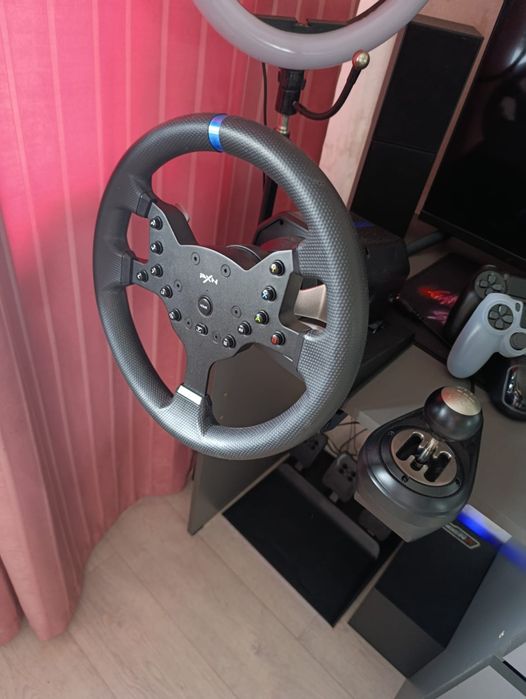 Продам PS4 slim !