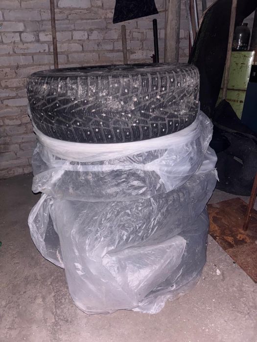 Продам шины 215/60/17