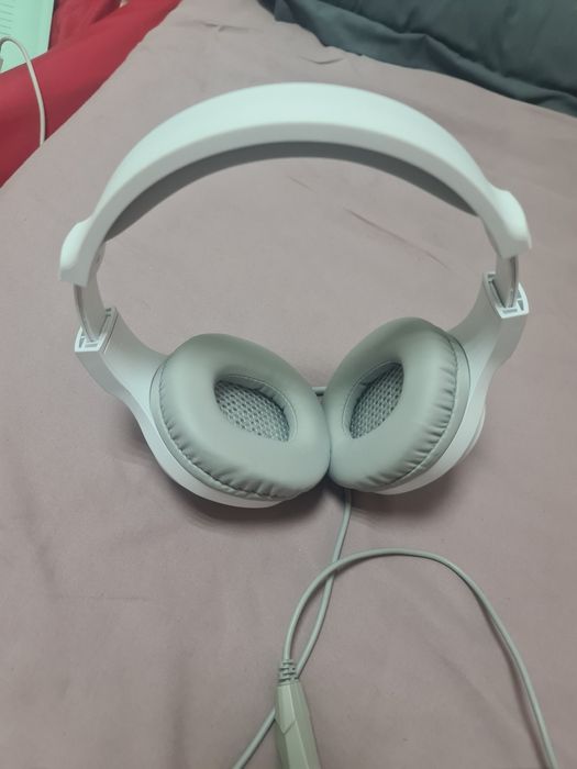 абсолютно новые компьютерные наушники