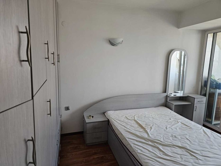 Тристаен Апартамент във Въстанически