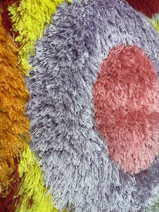 Ковер цветной красивый