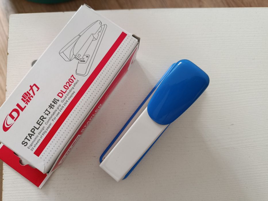 Степлер канцелярский для бумаги