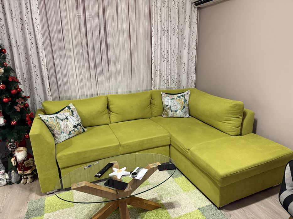 Ъглов диван с местещ ъгъл