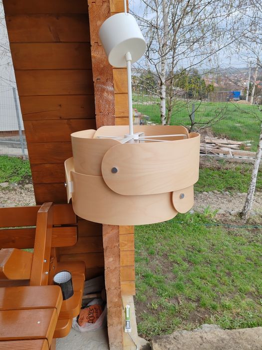 Lustra din lemn ... Nouă