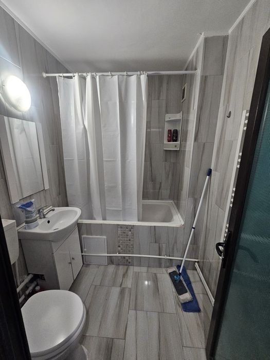 Apartament 2 cam. proaspat renovat, complet utilat, et. 1-Podul de Piatra-vizavi de cladirea NOC