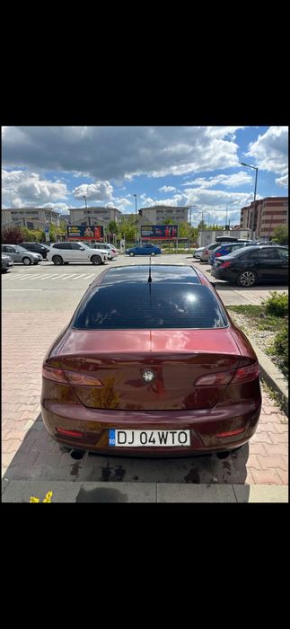 Vând Alfa Romeo 159
