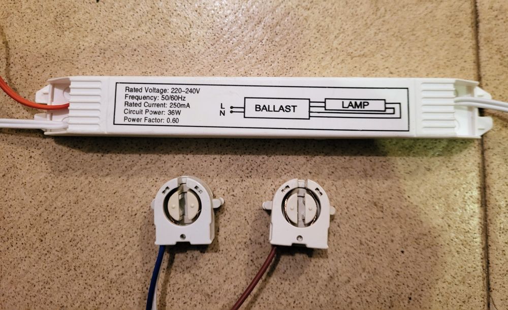 Продавам баласти 36W за луминисцентни лампи и фасонки Т4 и Т8