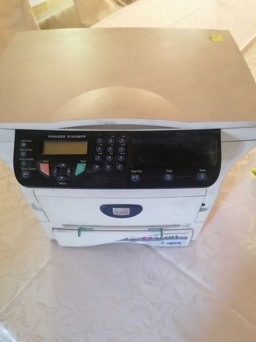 Vând imprimantă Xerox