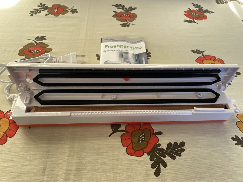 Машина (уред) за вакуумиране на храна - FreshpackPro