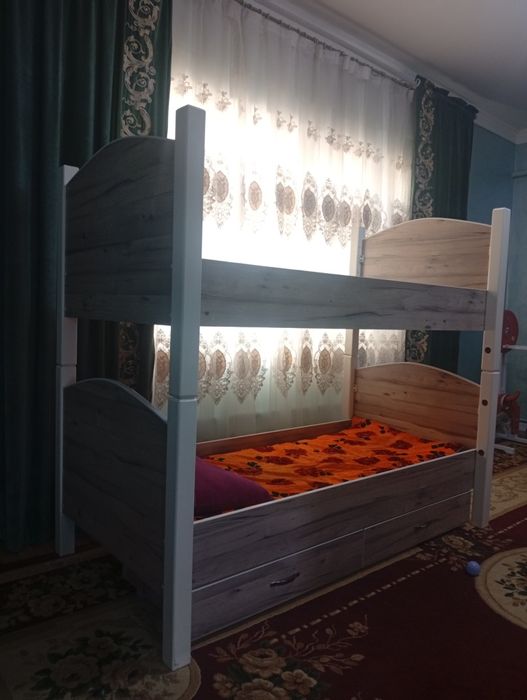 Двухъярусный кроват