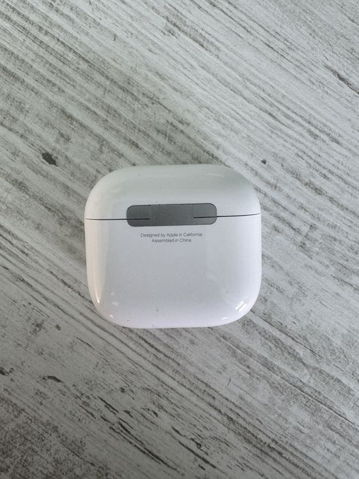 AirPods 4 - Noi.