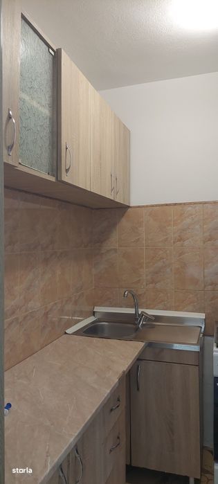 Garsoniera in bloc de apartamente  Podu Ros liceul Emil Racovita