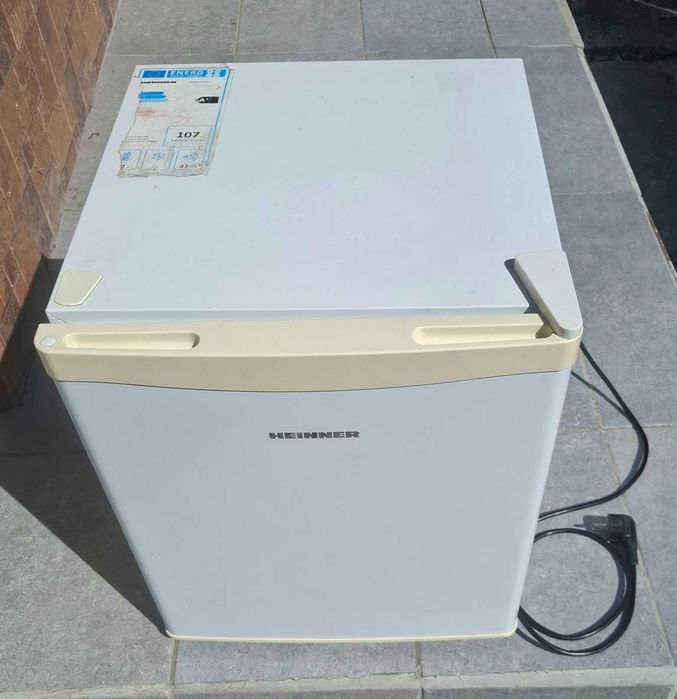 Frigider mini bar Heinner HMB-HM41E++, 41 l,  H-51 cm, Alb