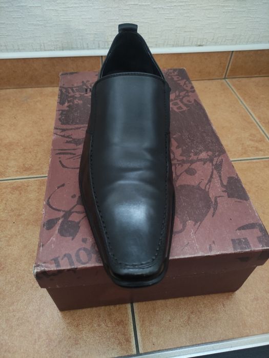 Туфли мужские, кожаные, одевал несколько раз на мероприятия.